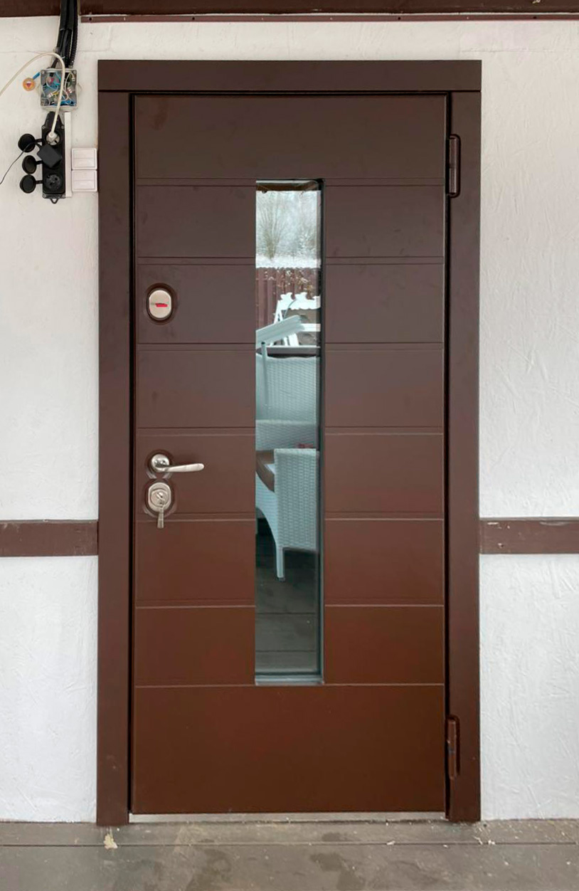 Входная дверь в частный дом 46АК3 вид снаружи