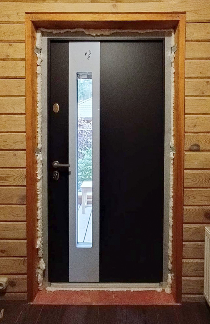 Входная дверь в частный дом 859АР1 вид изнутри